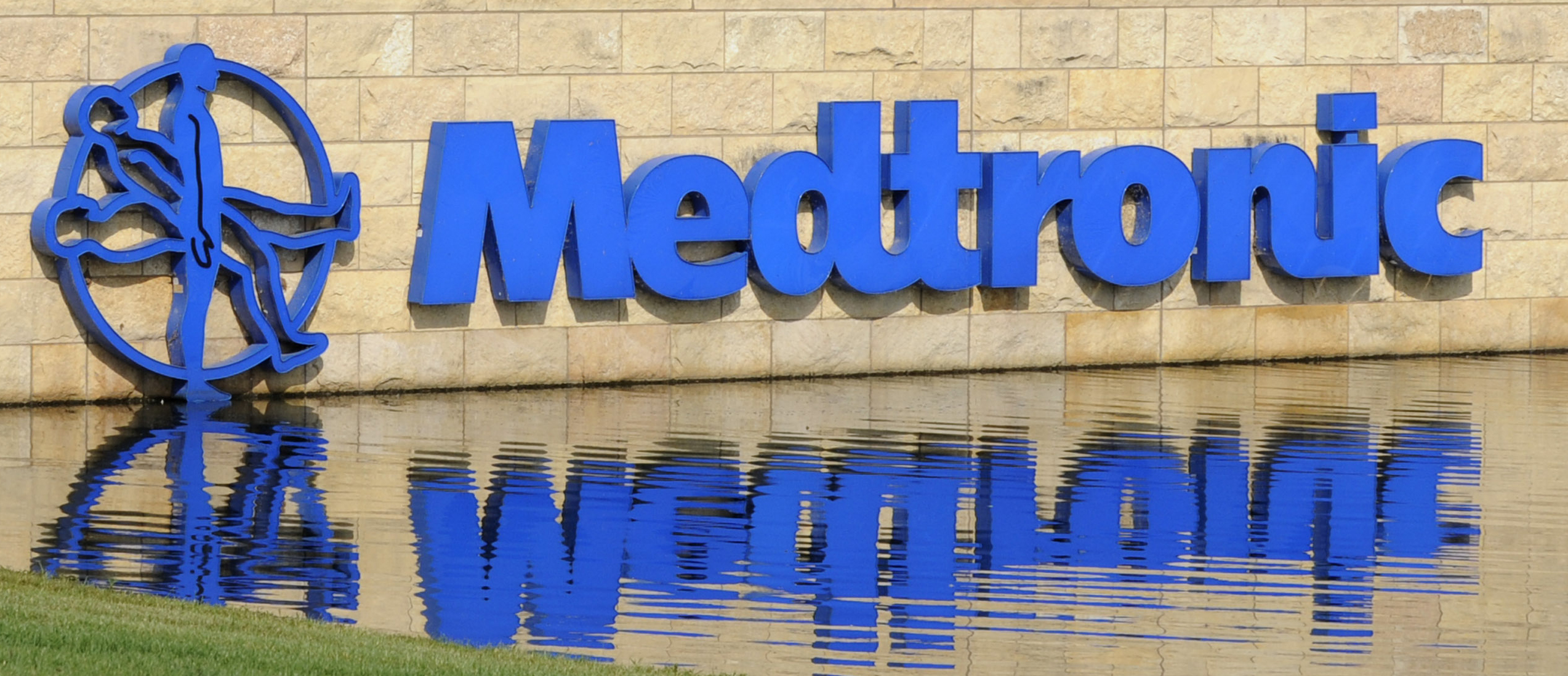 Medtronic (MDT) Earnings and Spinoff – Should You Buy This New Robotic-Surgery Competitor?