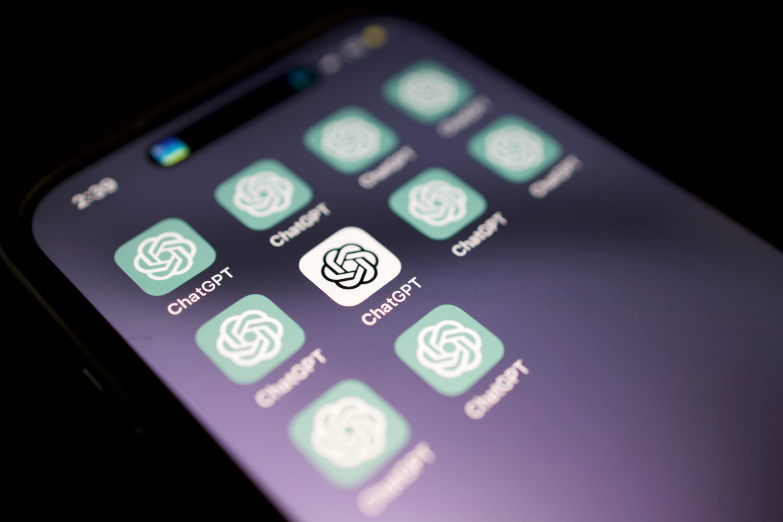 Artificial Intelligence Is Killing the Smartphone