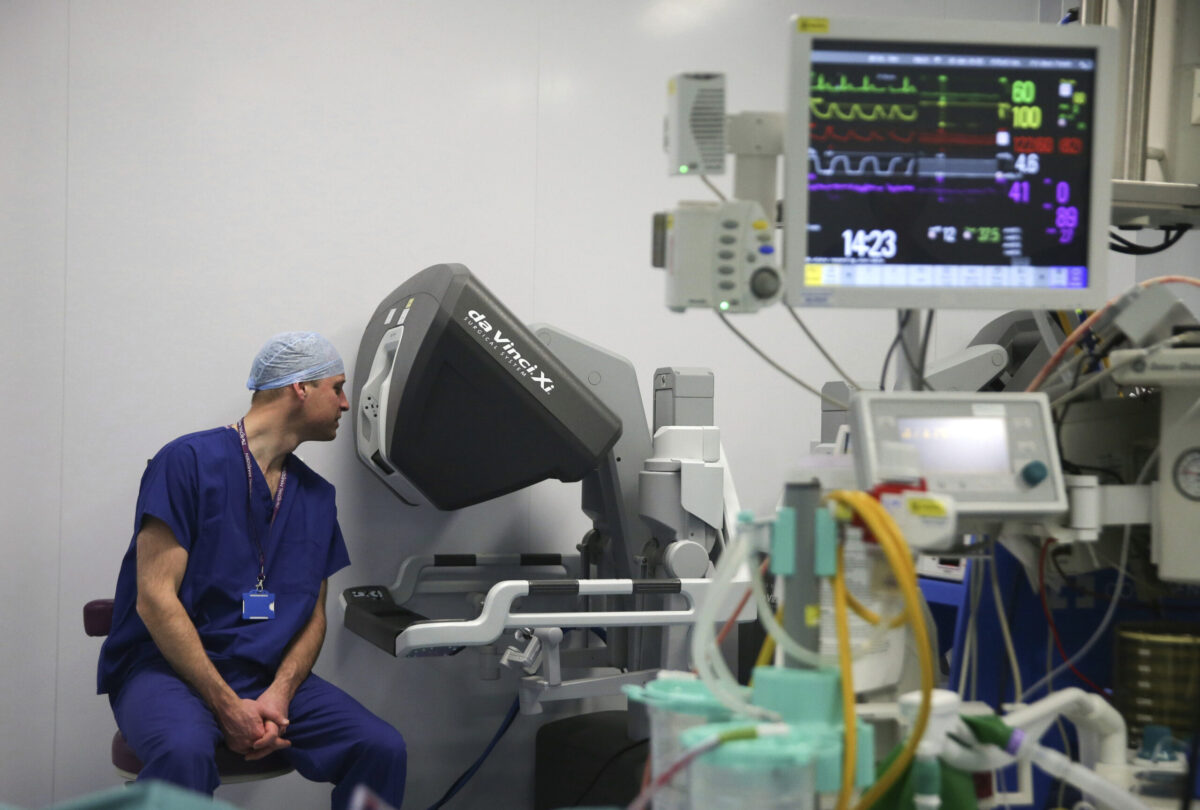 Intuitive Surgical Beats Q4 Earnings: Why This Rival is a Smarter Buy