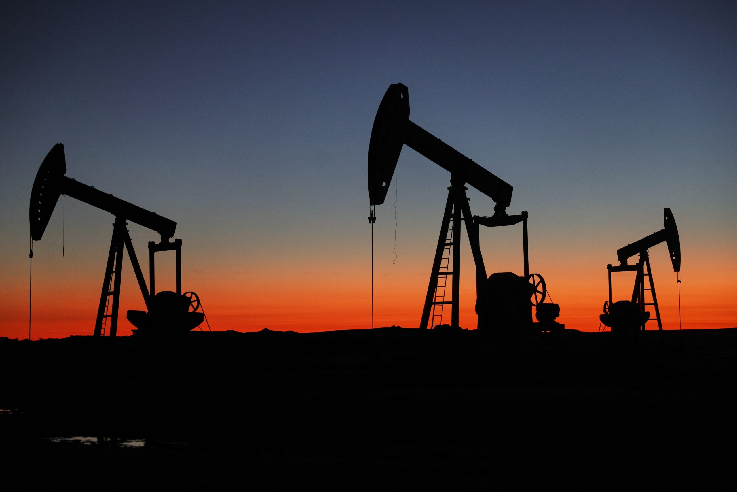 Best Oil ETFs: 7 Top Funds for Soaring Oil Prices