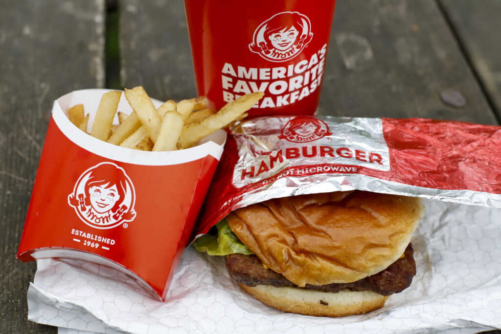 WEN Stock Price Prediction: Can the Meme Rally Really Push Wendy’s to $15?