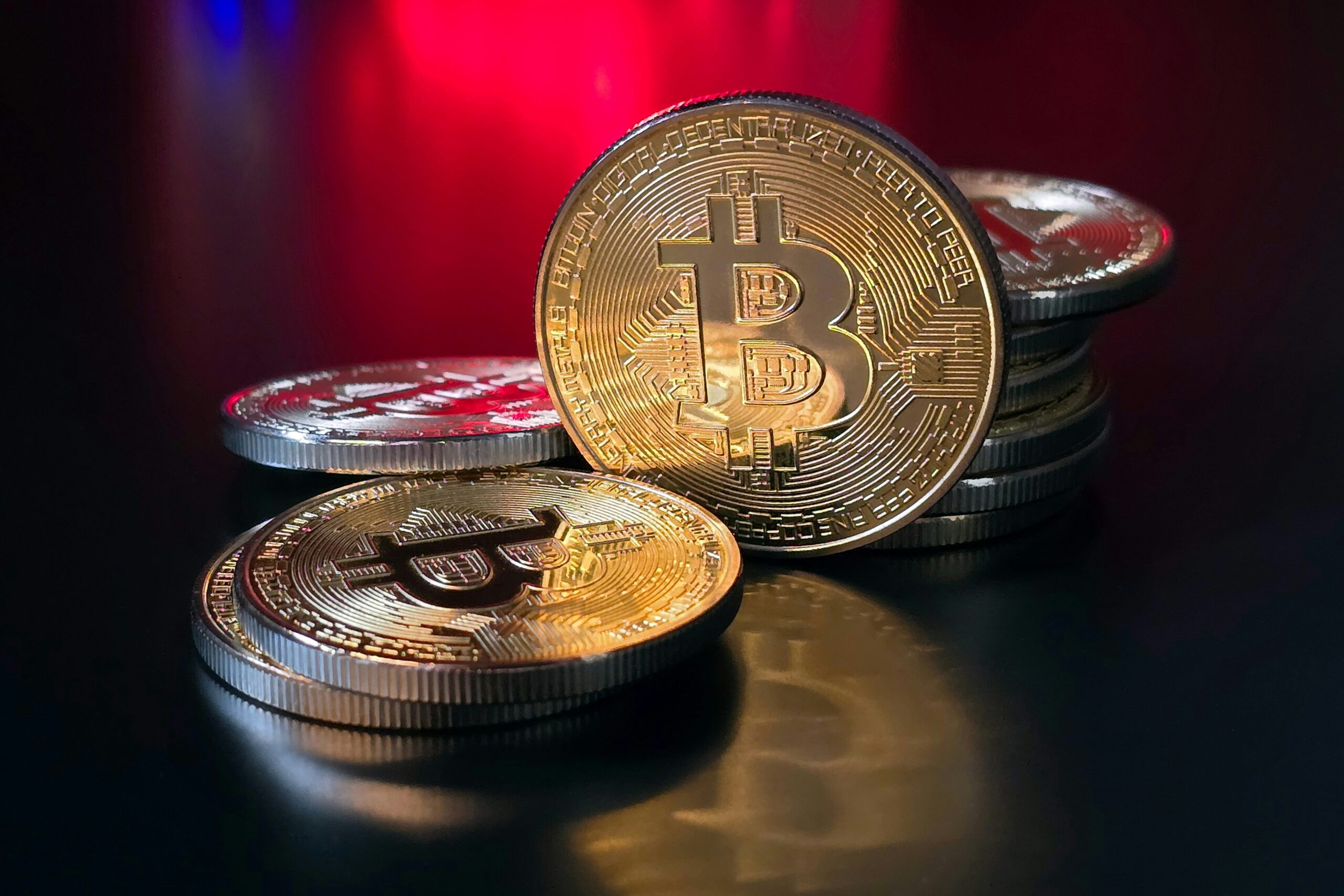 Strategy May Sell up to $1.25 Billion of Crashing Bitcoin. Should Investors Hit the Panic Button?