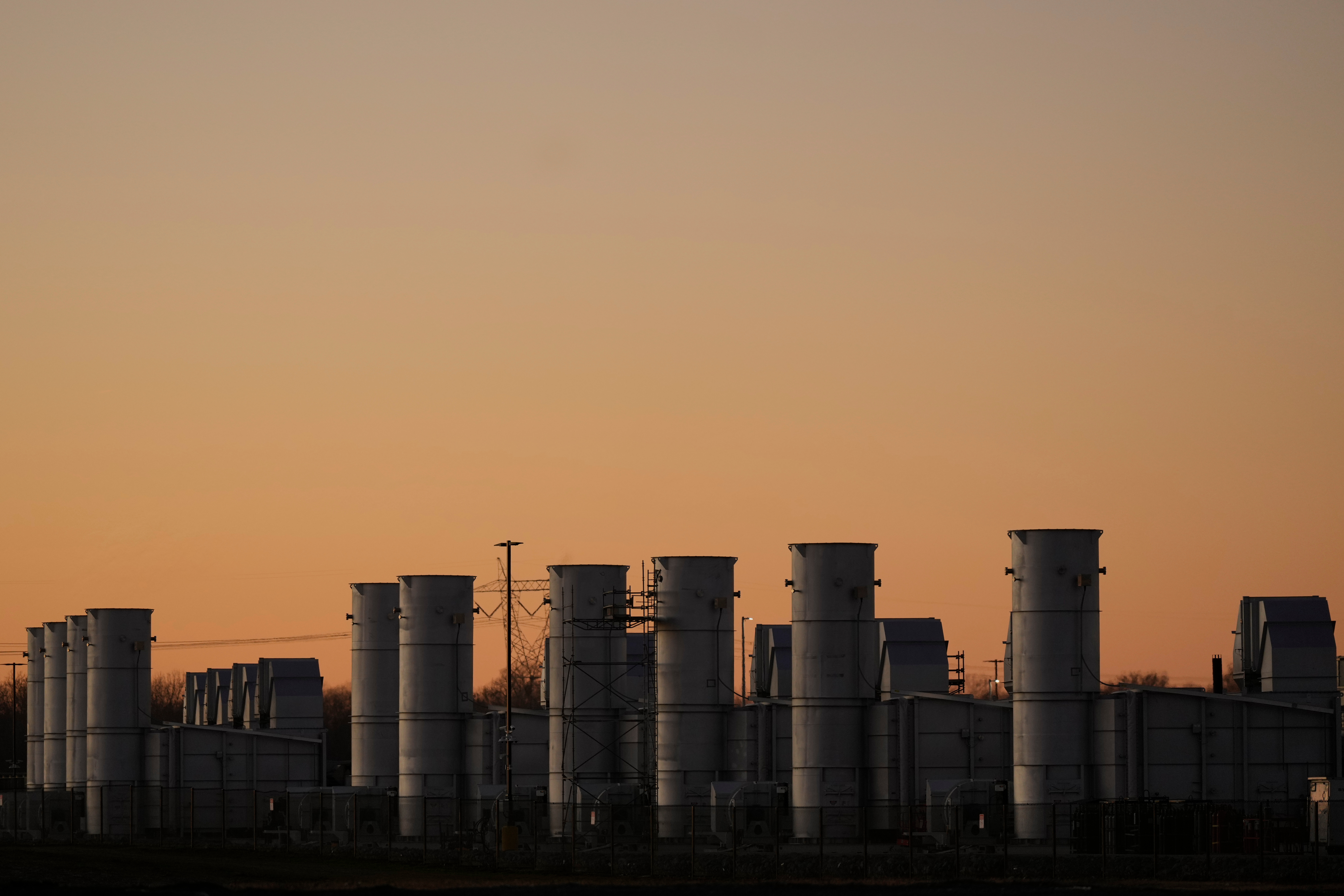 Elon Musk Is Buying Up America’s Gas Turbines… And It Proves Professor Litman’s “Dark Energy” Thesis
