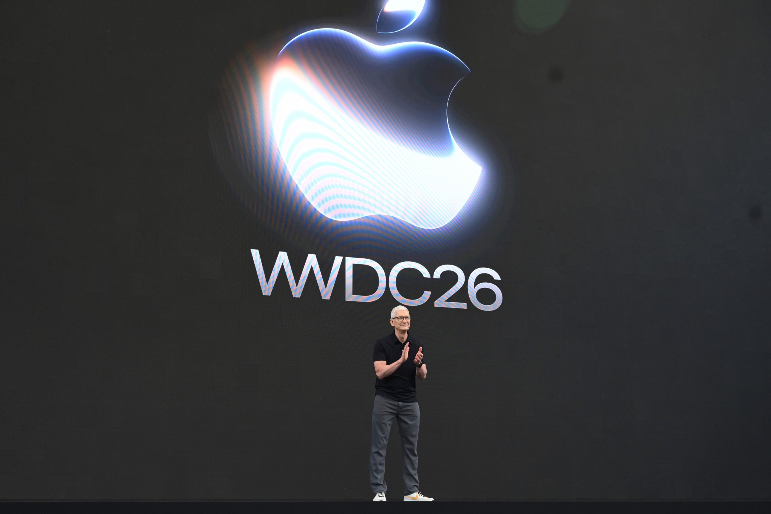 Apple Is the World’s Most Valuable Company Again. Here’s Why It’s Sitting Out the AI Spending War