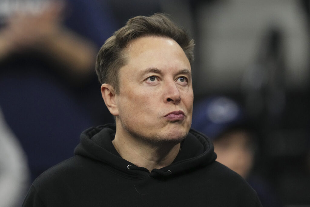 Elon Musk Wants It All: The Starlink Mobile Story Everyone’s Missing