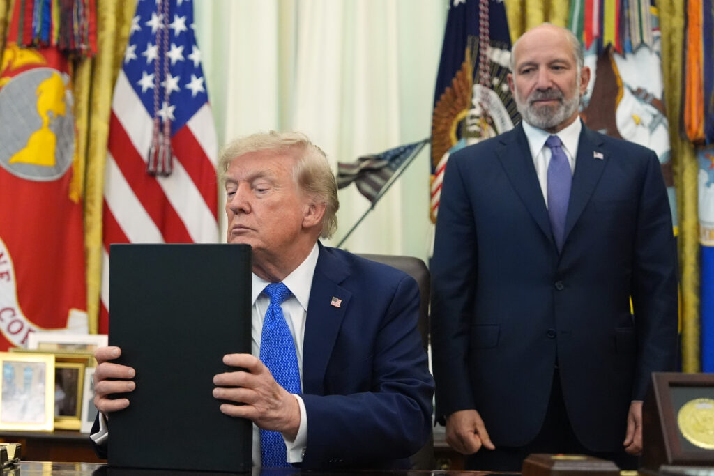 SanDisk, Micron, and Seagate Surge as White House Flames Apple Over Chinese Memory Chips