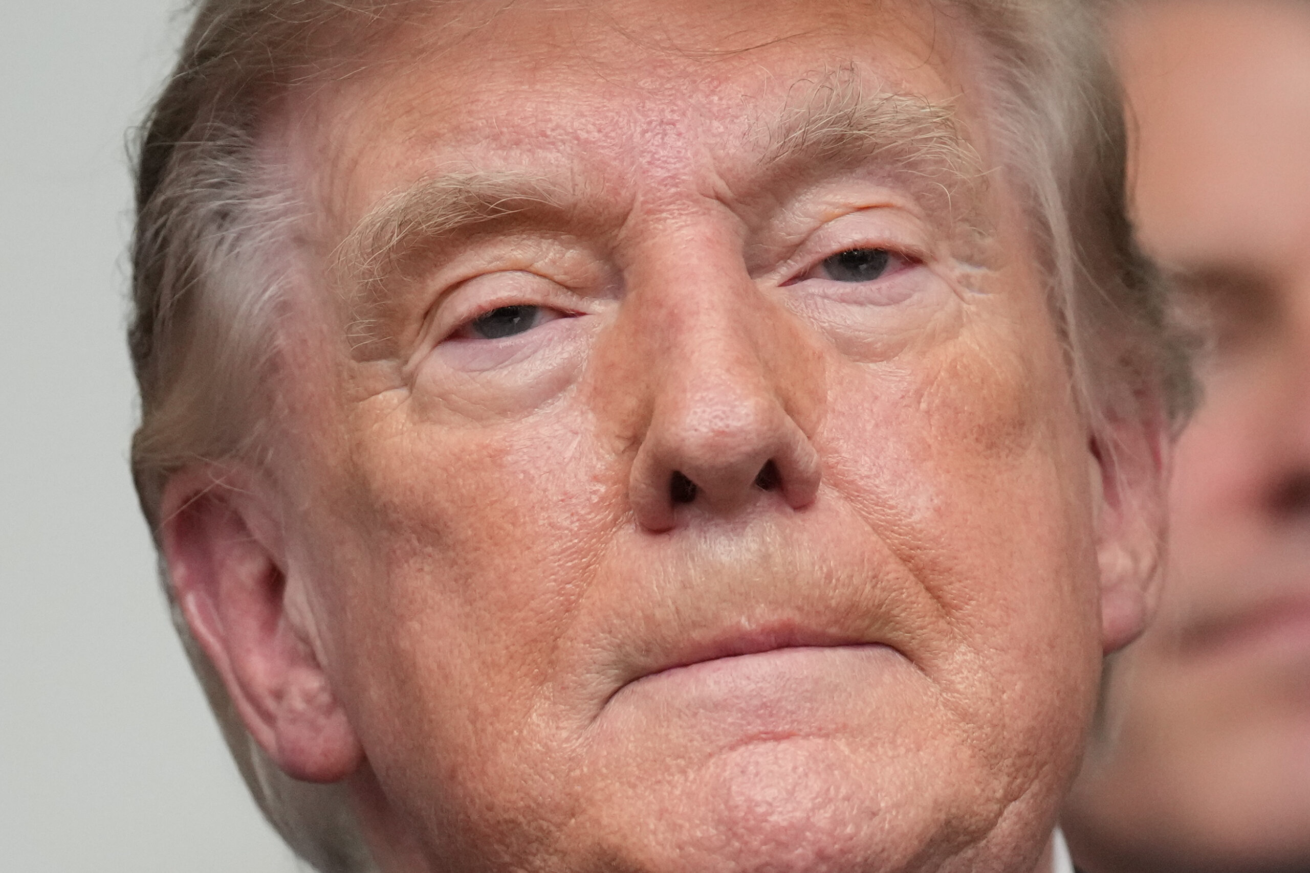 Trump-Linked World Liberty Trust Gets Stablecoin Bank Approval – Here’s What That Means for Crypto