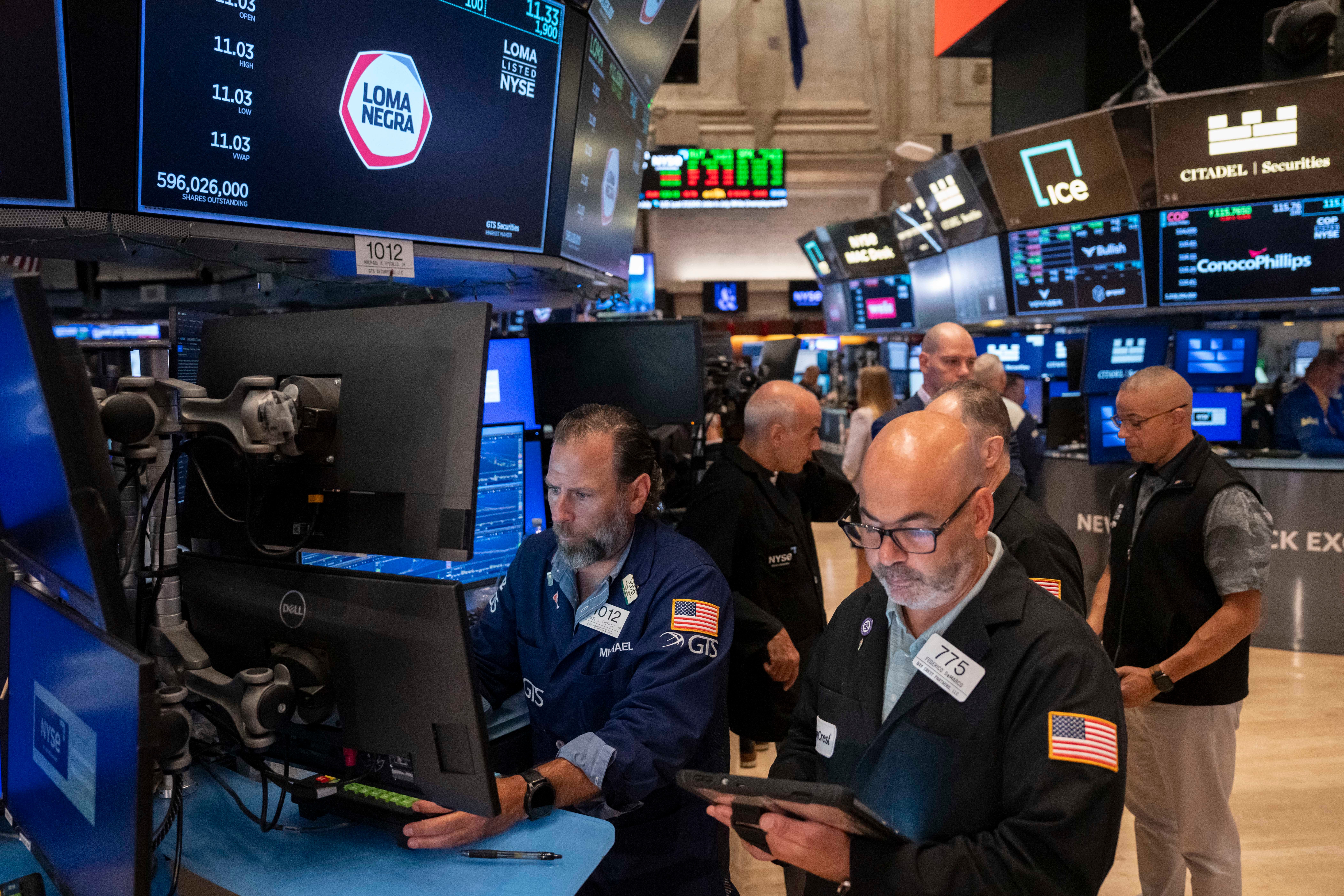 7 Best ETFs to Hedge Against an AI Bubble